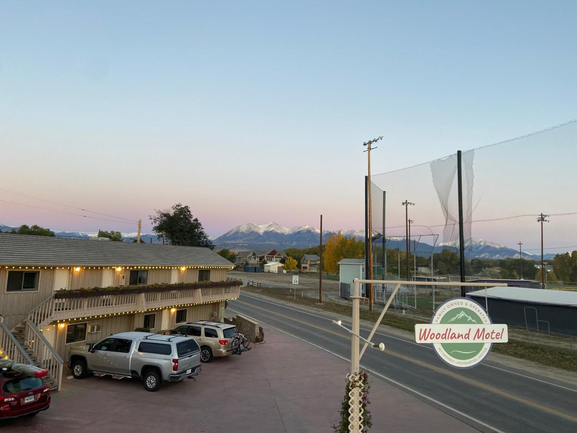 Woodland Motel *